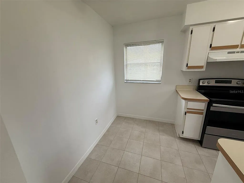 2 bed, 2.0 bath, 937 sqft, $1,250 — Photo 2