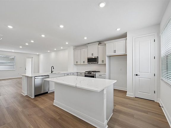 2nd image of 8229 SEAFLOWER PARKWAY