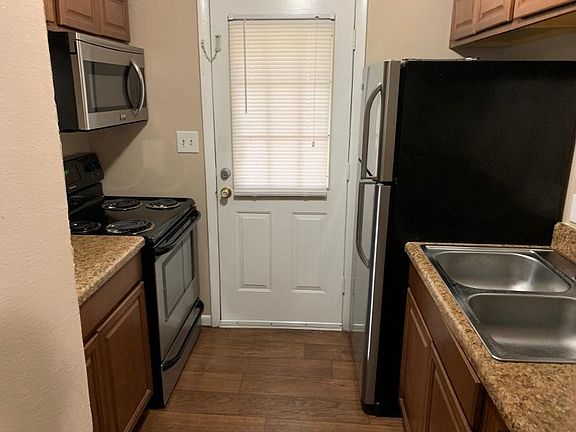 3rd image of 1911 Dawsey St APT 3