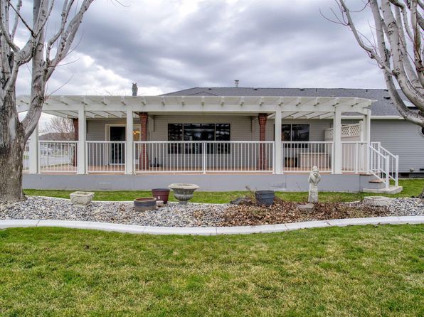 106 Innisbrook Ln, Pasco, WA 99301