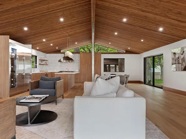 806 W Schubert St, Fredericksburg, TX 78624