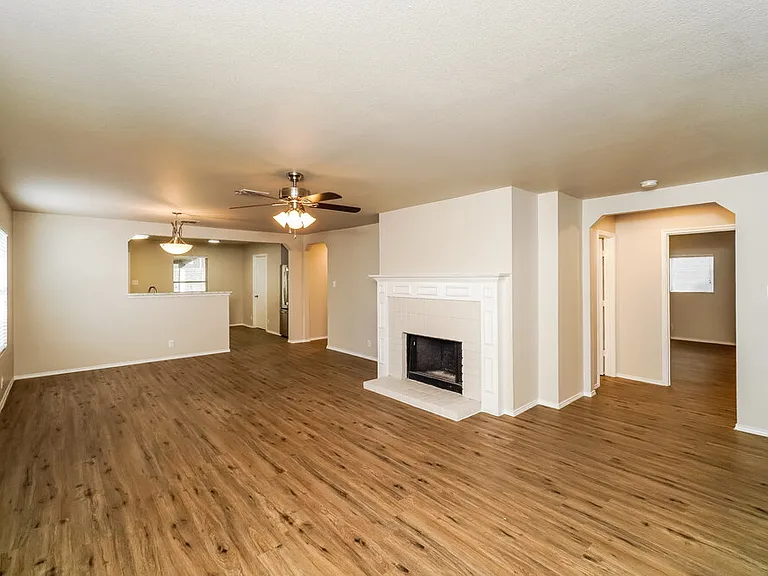 120 Bay Willow — Photo 4