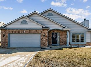 1446 Dovetail Dr, Hartford, WI