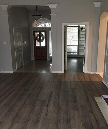 3rd image of 220 Pecan Hollow Dr