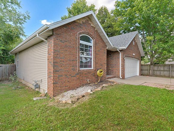 2nd image of 3977 W Beechwood Street