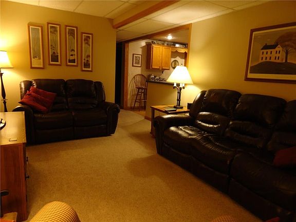 4th image of 40 Ladue Ave