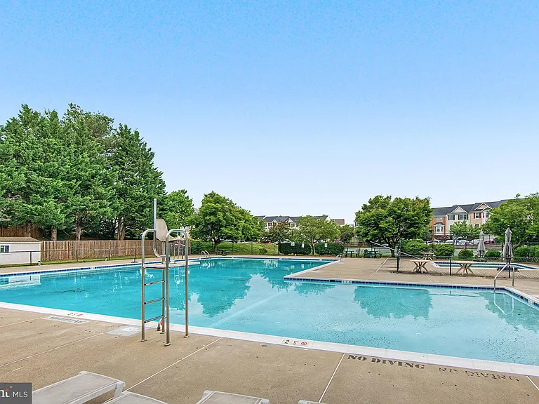 510 Lilac Ter NE — Photo 42
