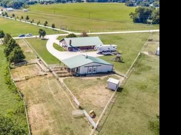 10692 Bobbie Ln, Pilot Point, TX 76258