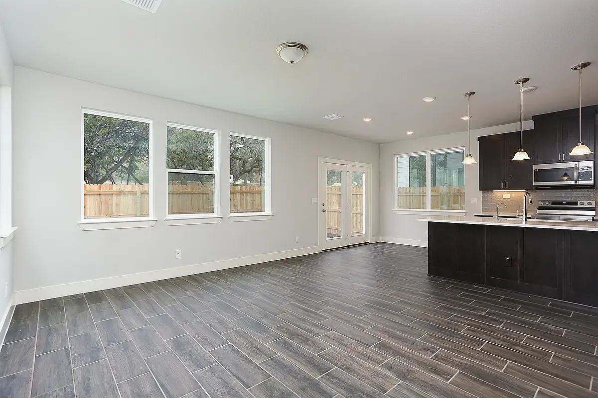3 bed, 2.5 bath, 1712 sqft, $2,300 — Photo 2
