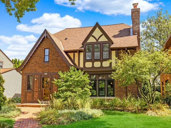 4848 North Woodburn STREET, Whitefish Bay, WI 53217