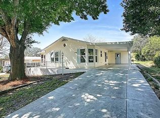 1406 Torrey Pines Dr, Lady Lake, FL 32159