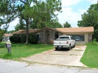 2530 Avenido Del Pinar St, Gautier, MS 39553