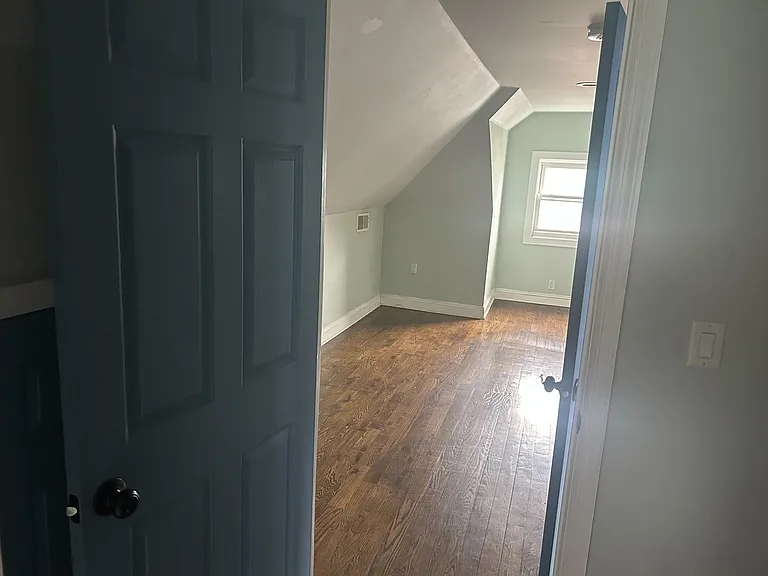 32 Augusta St — Photo 11