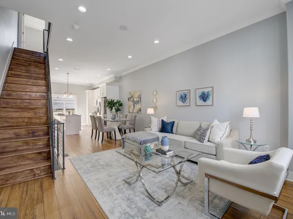 732 Daly St, Philadelphia, PA 19148