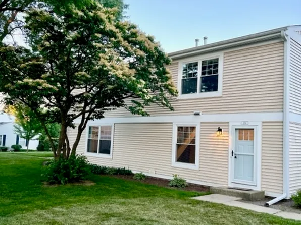 334 Meadow Ct #334, Vernon Hills, IL 60061