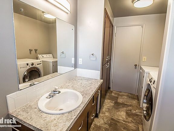 5th image of 403 E Dalke Ave APT 2