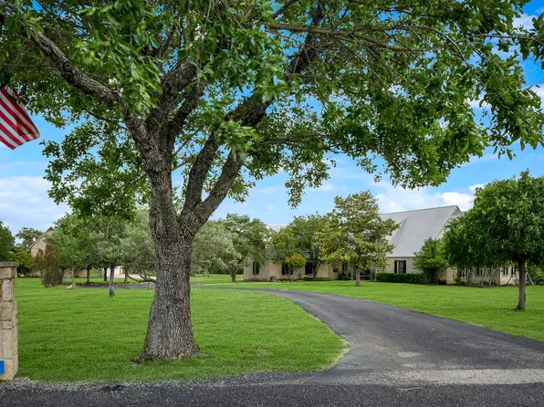 205 Kendall Falls, Comfort, TX 78013