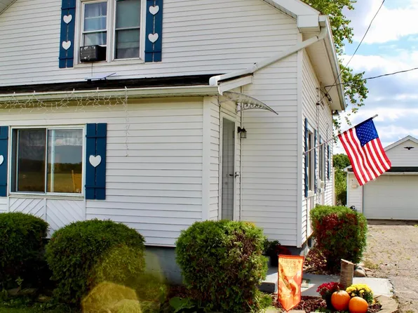 3847 Peet Rd, New Lothrop, MI 48460