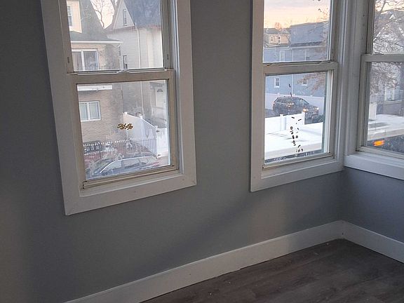 2nd image of 529 S Clinton St Floor 2