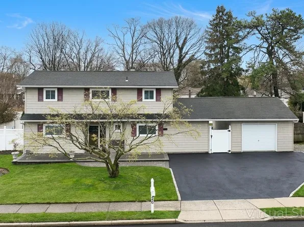 26 Stevenson Place, Deer Park, NY 11729