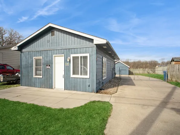 2512 E 37th St, Des Moines, IA 50317