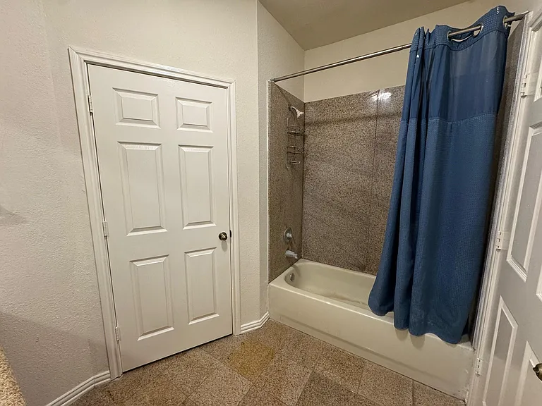 9400 Bellaire Blvd #110 — Photo 10