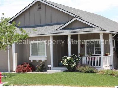 699 W Canary Cir, Fernley, NV, 89408