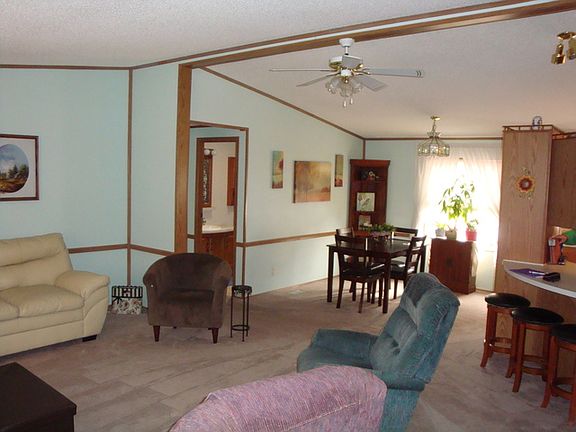 5th image of 602 E Wood Ln