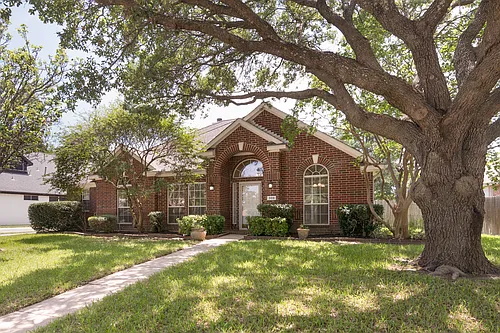 308 Sycamore Dr Photo 1