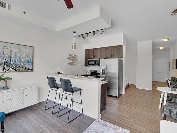 5th image of 100 E Washington St APT 25