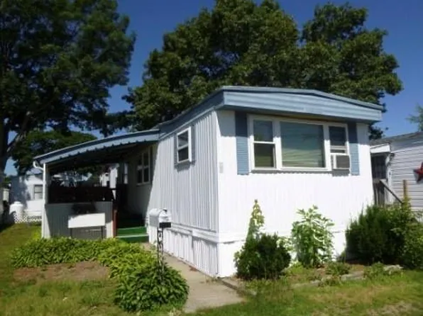 29 Lowell Ave, Pawtucket, RI 02861