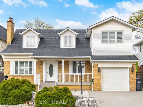 2065 Westfield Dr, Mississauga, ON L4Y 1P2
