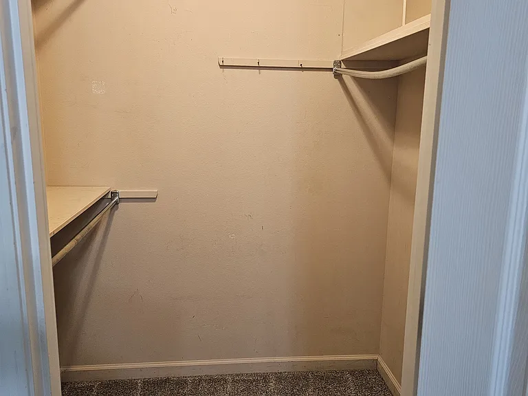 4520 Thompson St — Photo 6
