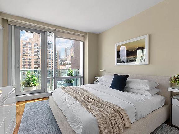 4th image of 166 W 18th St APT 7C