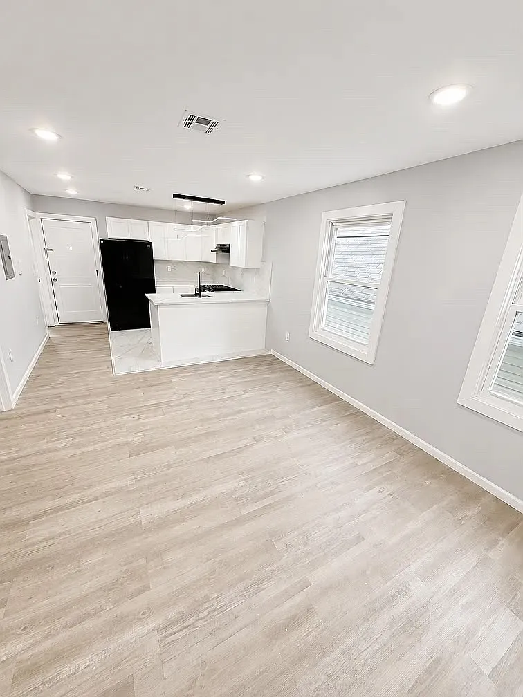 3 bed, $2,250 — Photo 1