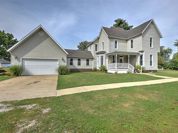 315 N Adams St, Cerro Gordo, IL 61818