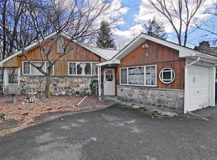 4 Fernwood Dr, Greenwood Lake, NY 10925