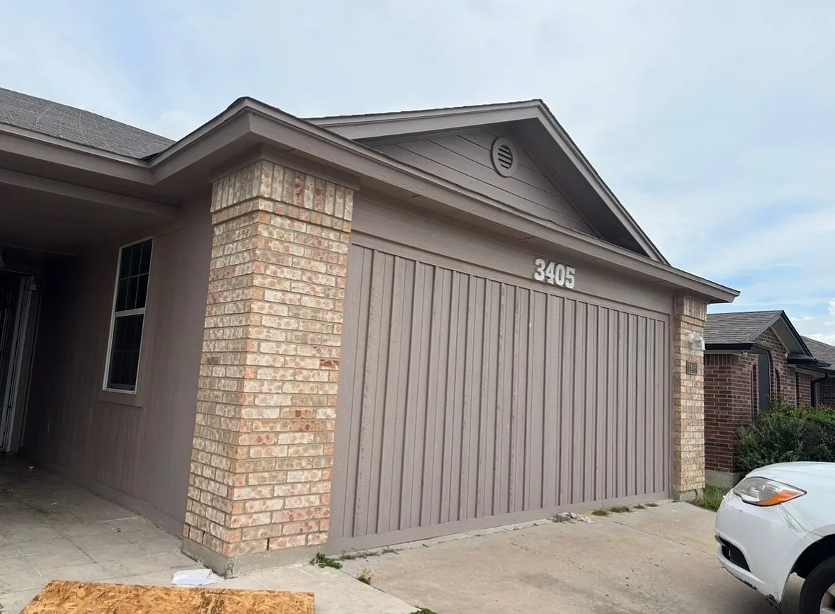 5 bed, 1300 sqft, $2,195 — Photo 1