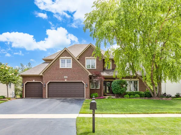 3420 Goldfinch Dr, Naperville, IL 60564