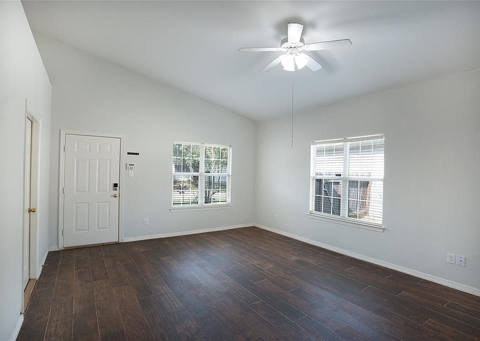 1st image of 10215 Berry Hill Ln