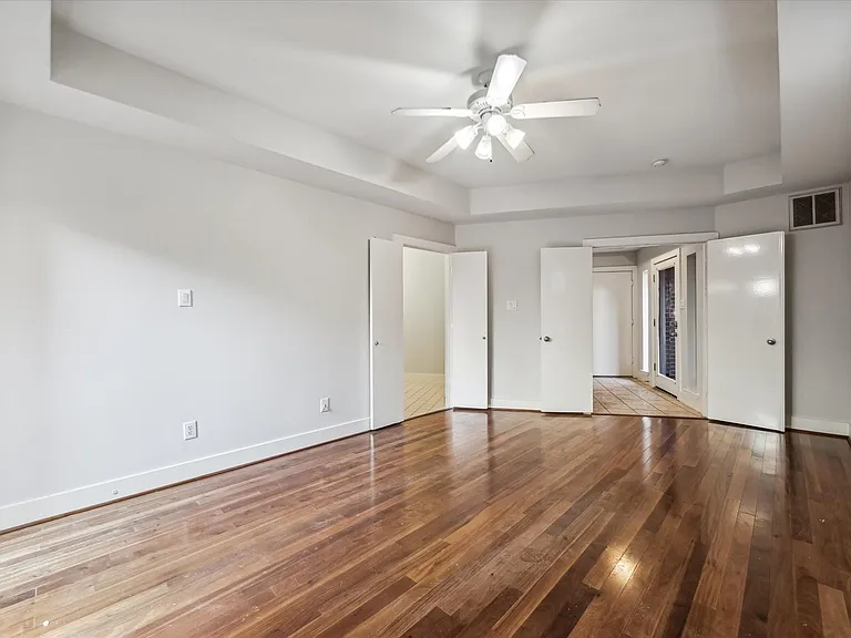 9710 Riddlewood Ln — Photo 21