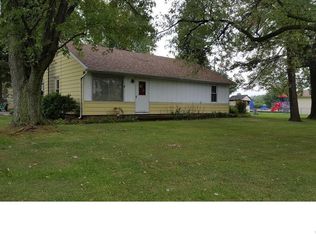 8401 Donna Dr, Niagara Falls, NY 14304