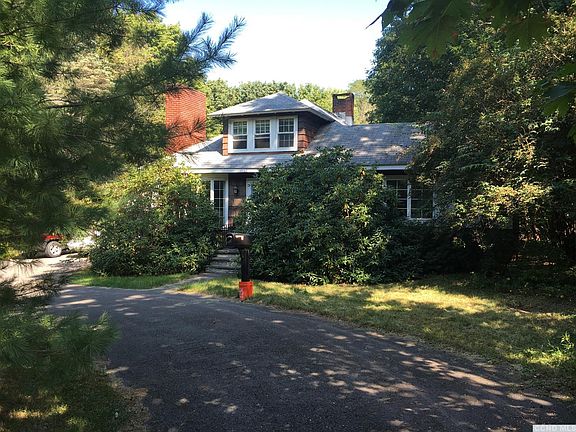 2nd image of 381 Mountain Ave
