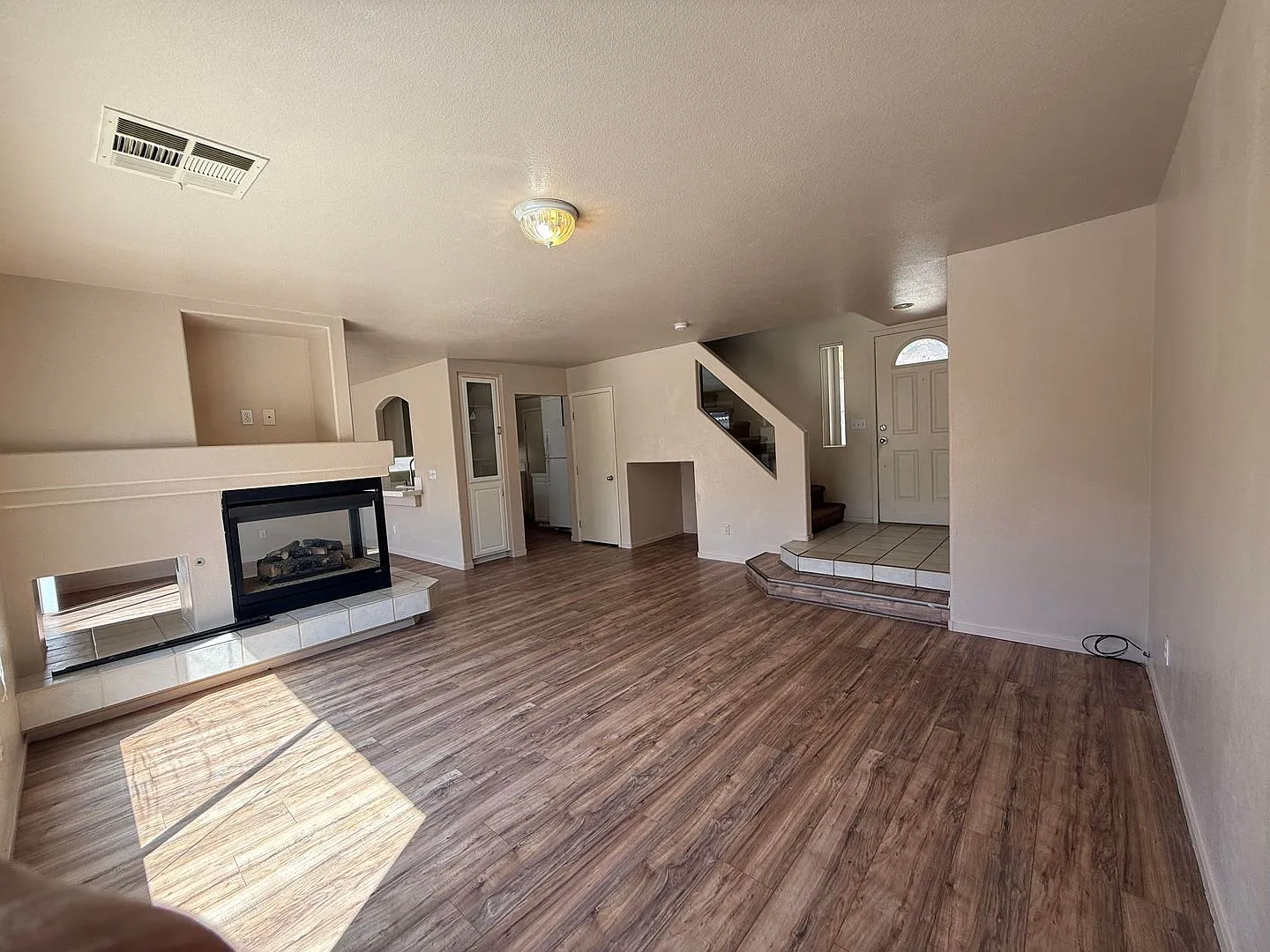 Beautiful Home in Silverado Ranch. — Photo 4