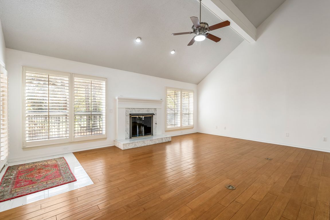 next background image