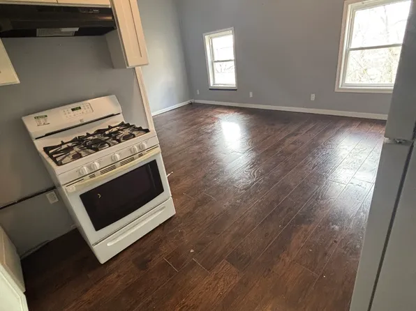 75 High St #3E, Waterbury, CT 06704