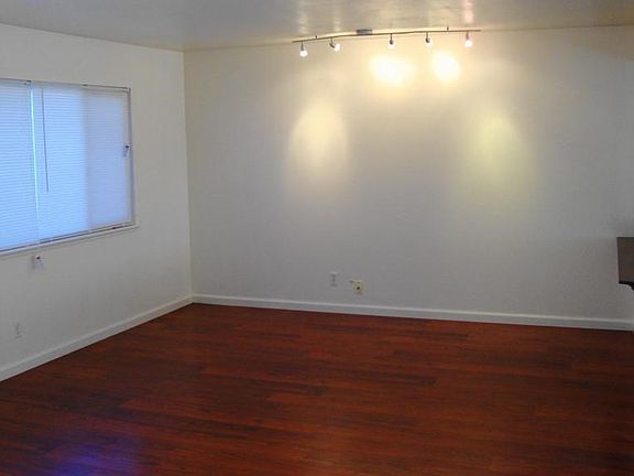 3rd image of 6929 Richman Way