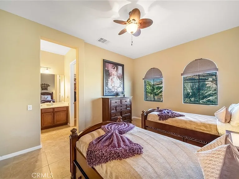 40834 Adriatico Ct — Photo 37