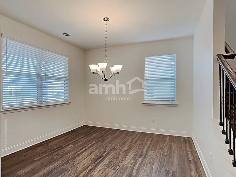 5275 Hudson Valley Dr — Photo 8