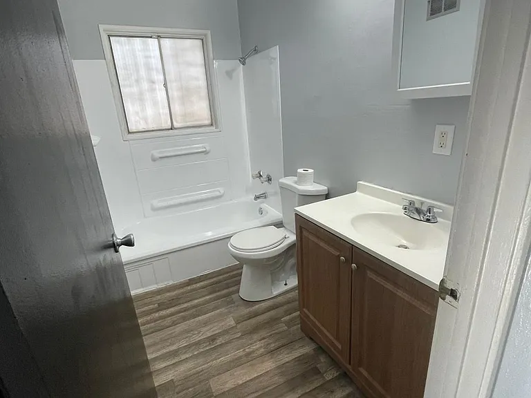 3421 Elmhurst Dr — Photo 8